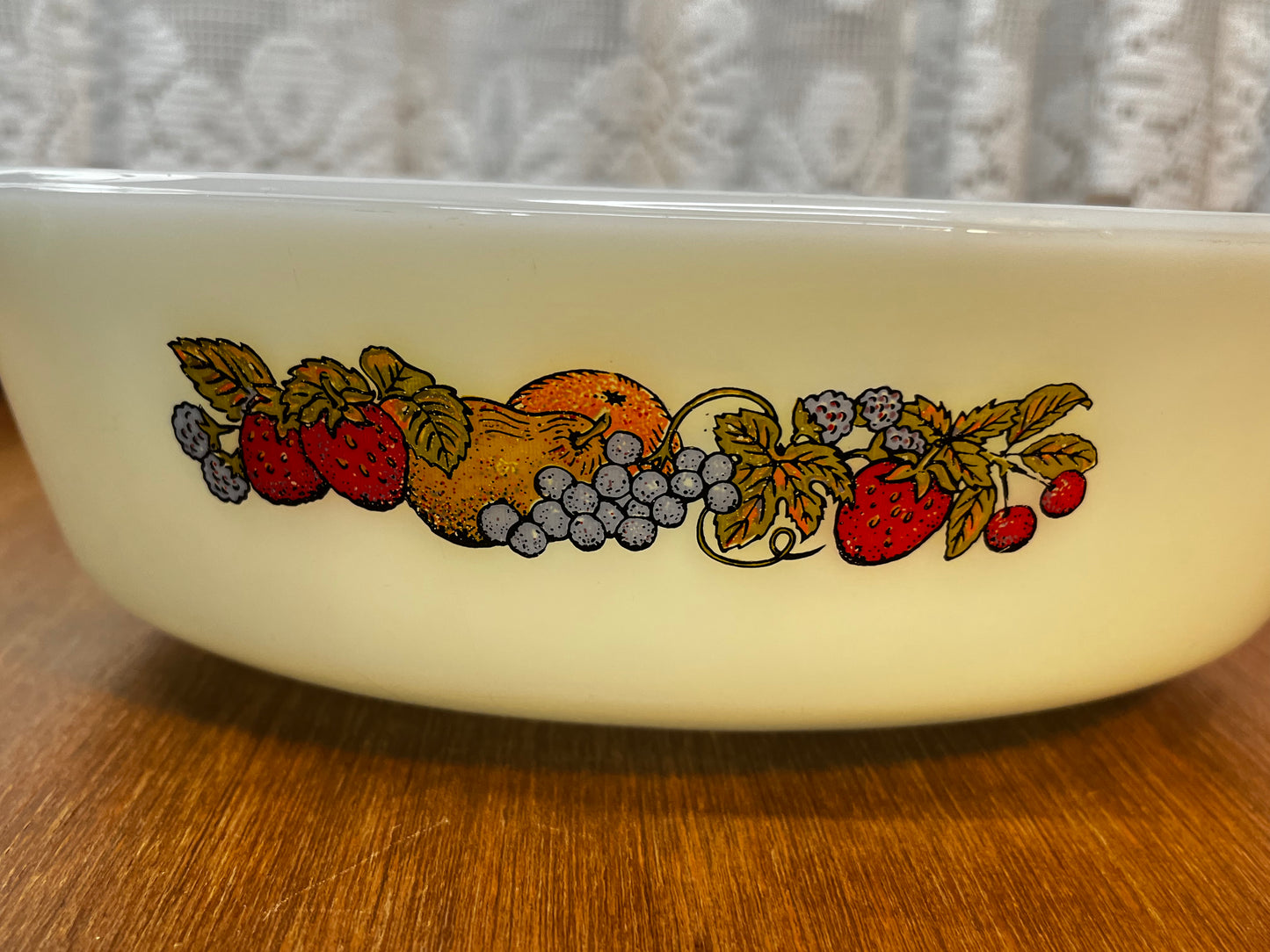 Vintage Milk Glass Fruit Harvest Anchor Hocking 1.5 QT Dish