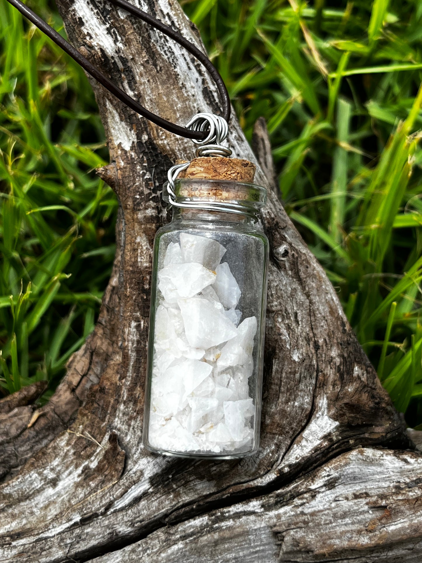 White Crystal Geode Trinket