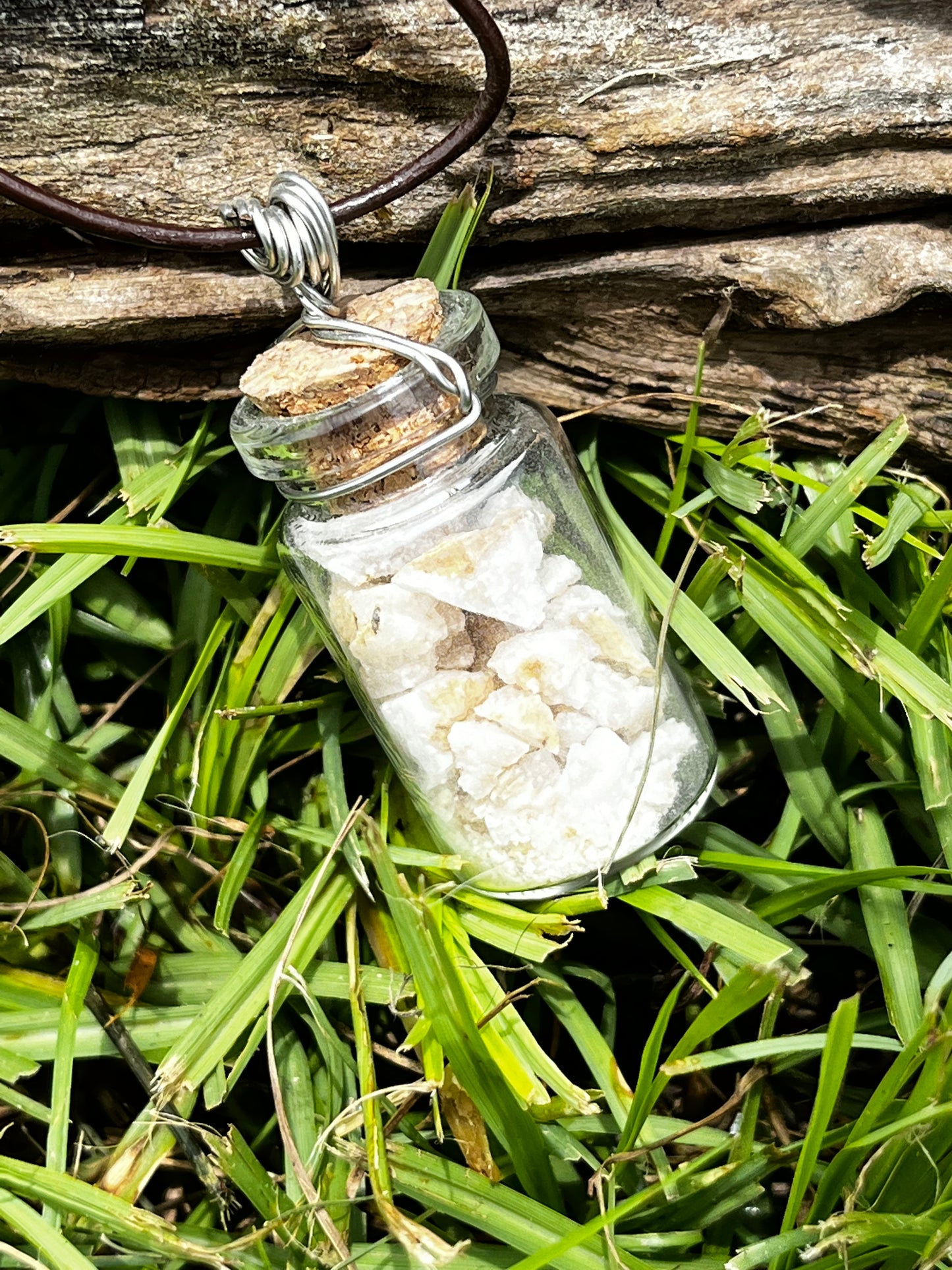 White Crystal Geode Trinket