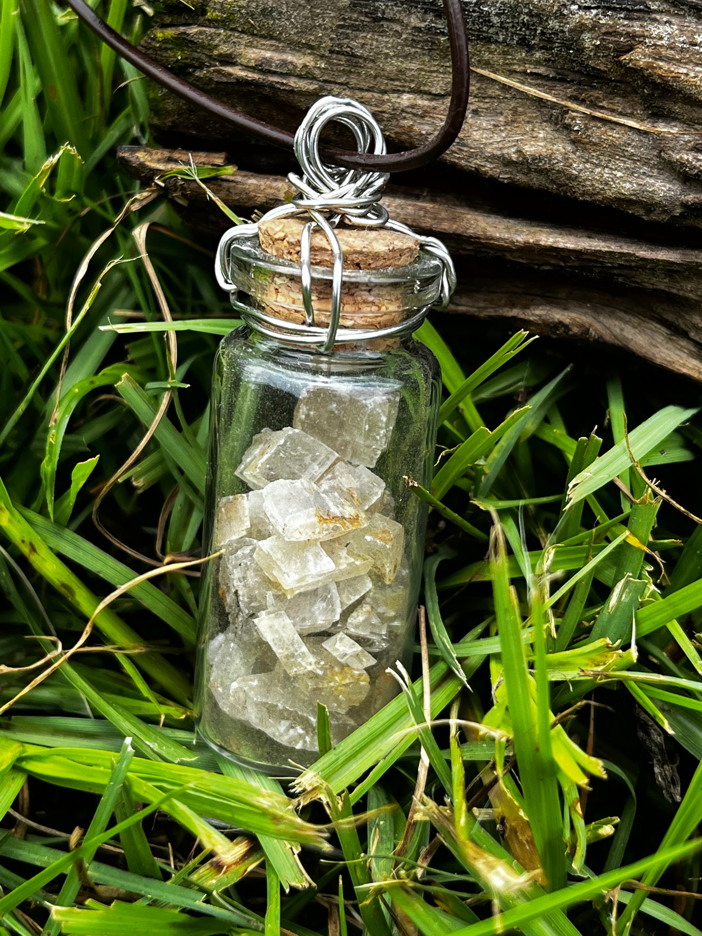 Grey Crystal Geode Trinket