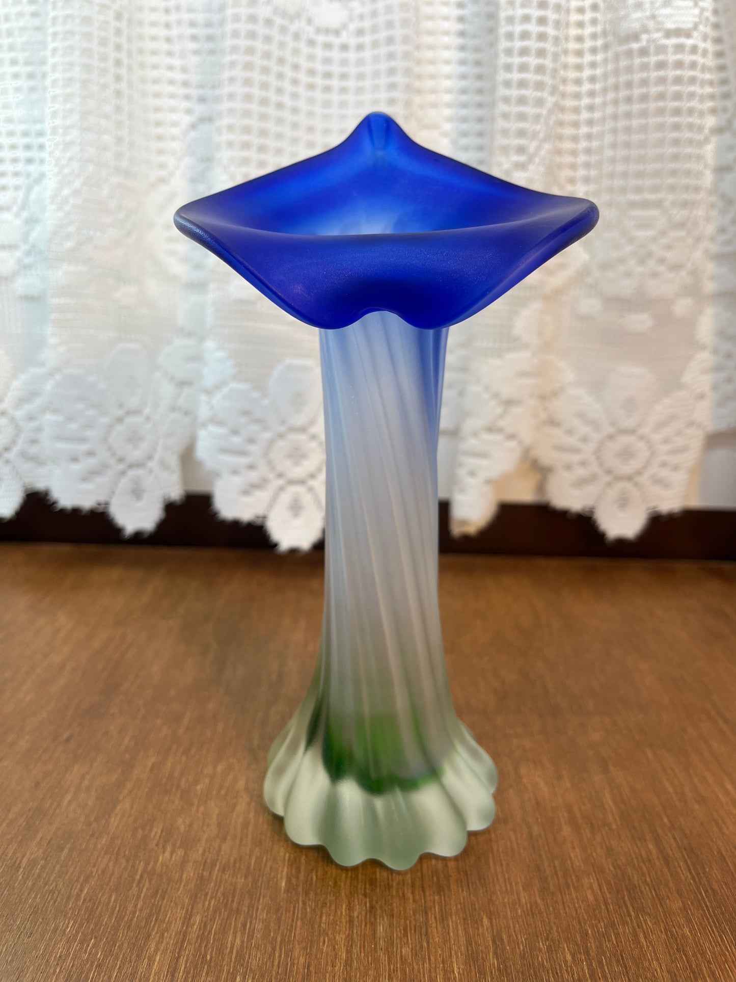 Art Glass Lilly Flower Vase