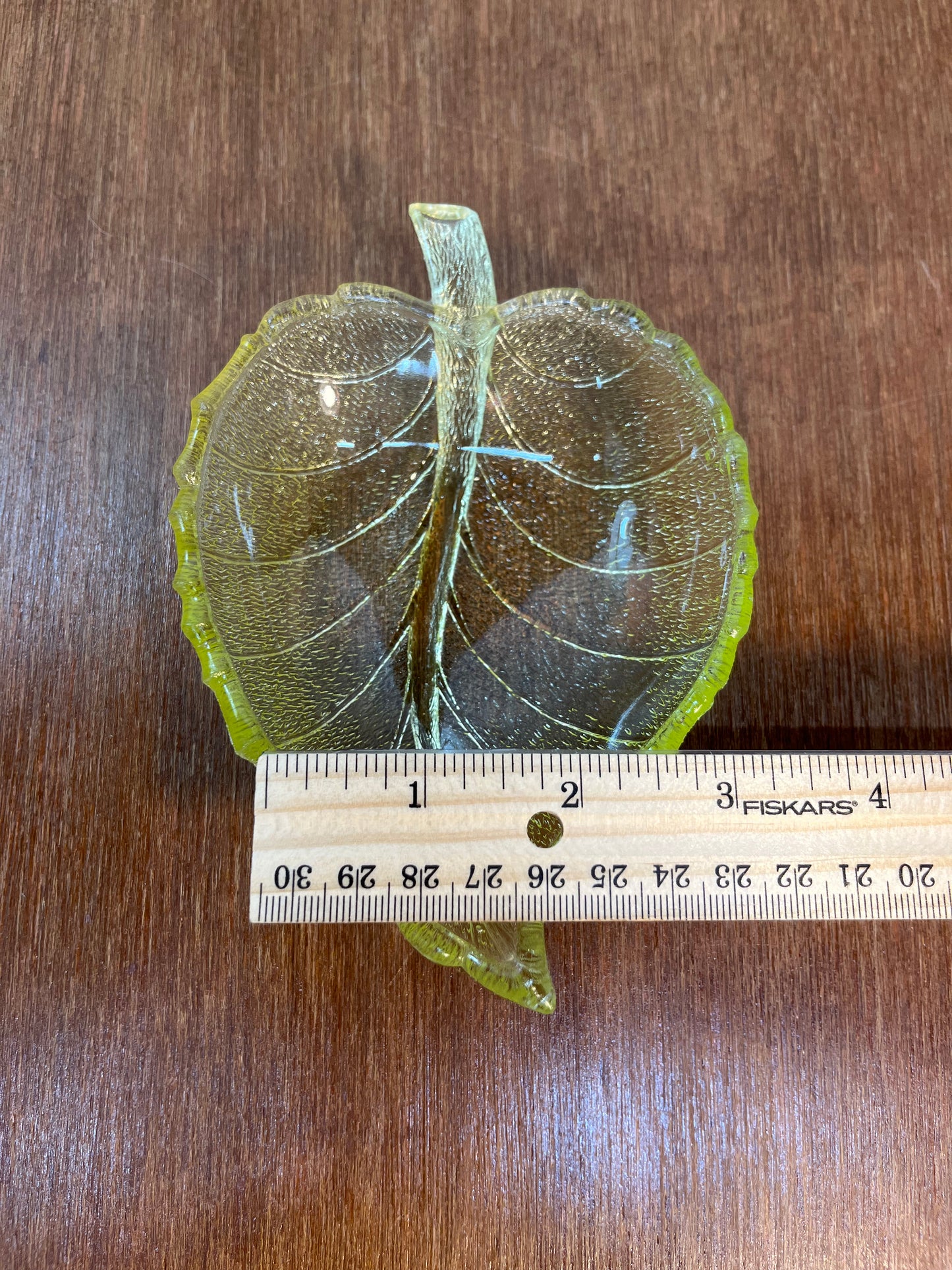 Vintage Set Of 3 Uranium Leaf Glass Dishes