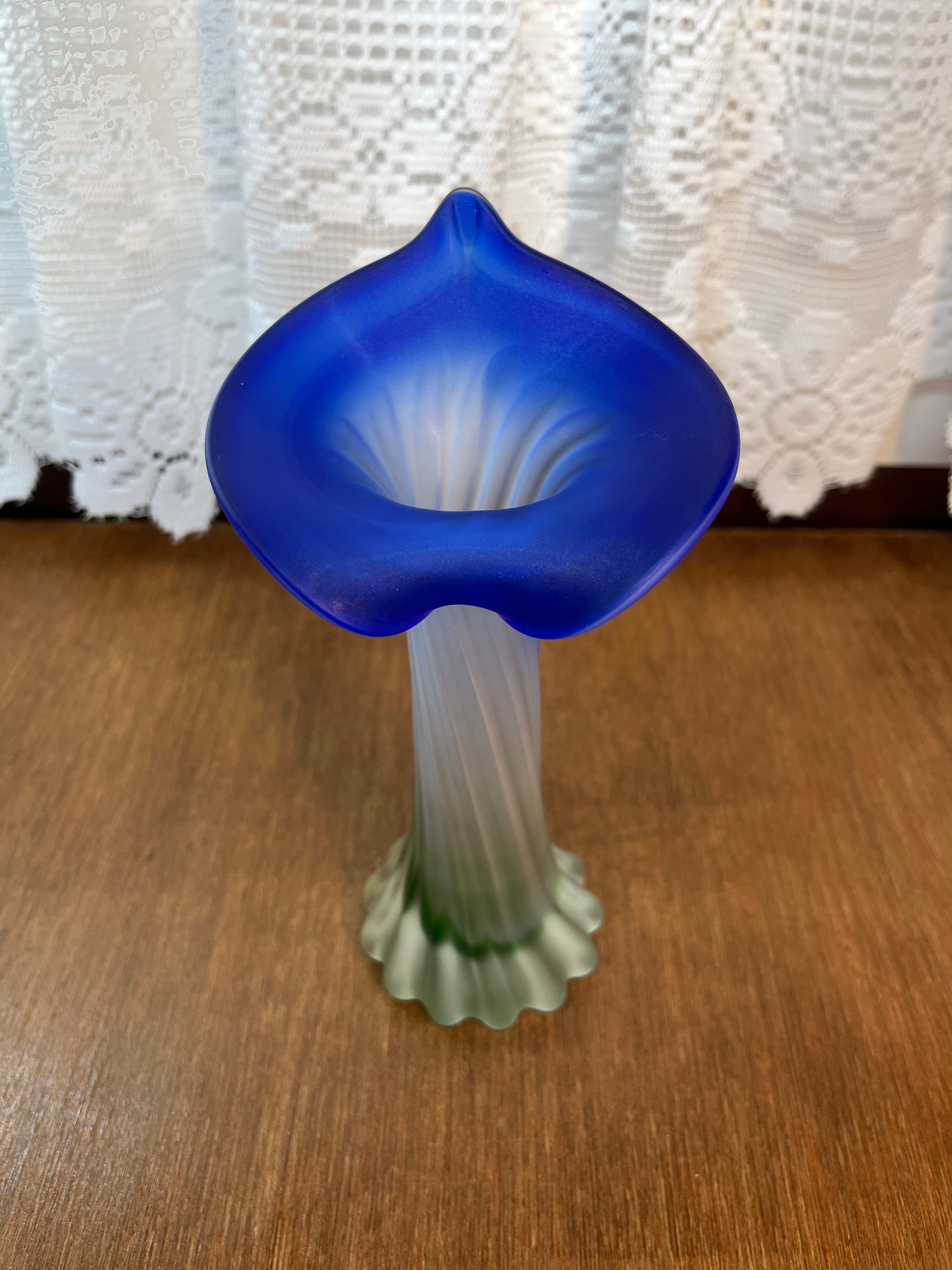 Art Glass Lilly Flower Vase