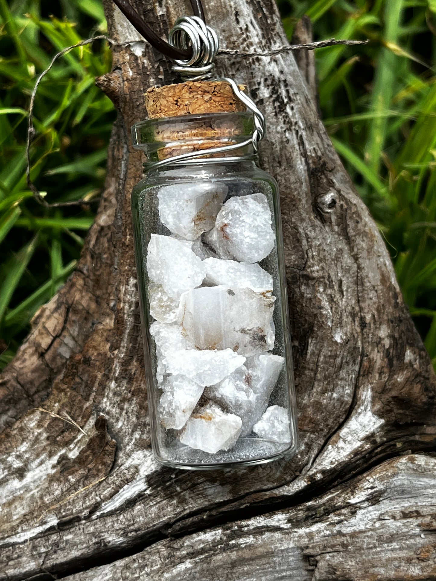 White Crystal Geode Trinket