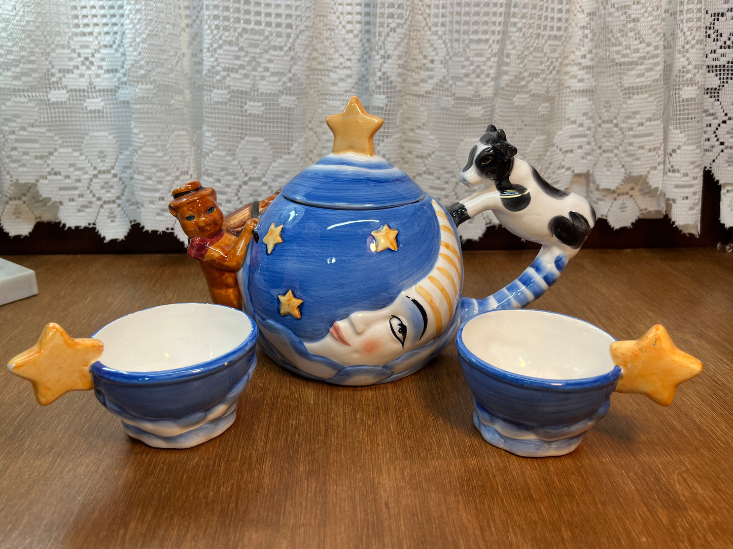 Vintage Cow Jumps Over The Moon Tea Pot And Tea Cups