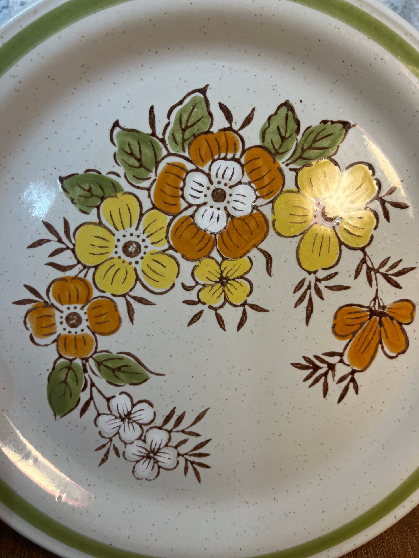 Spring Garden Country Casual Stoneware Plate