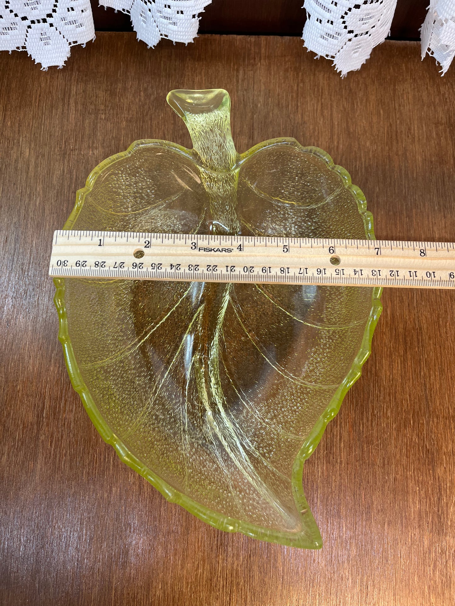 Vintage Set Of 3 Uranium Leaf Glass Dishes