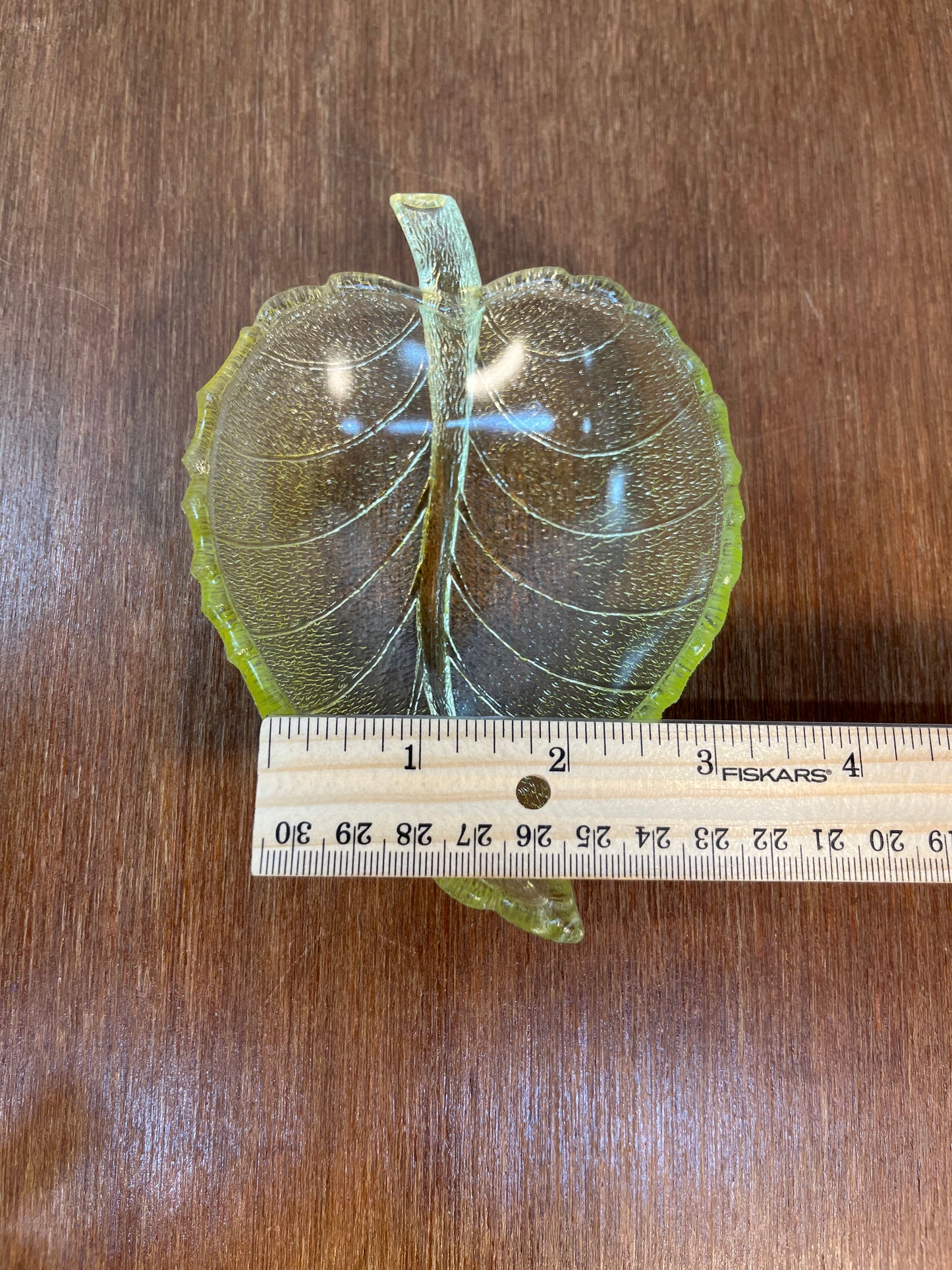 Vintage Set Of 3 Uranium Leaf Glass Dishes