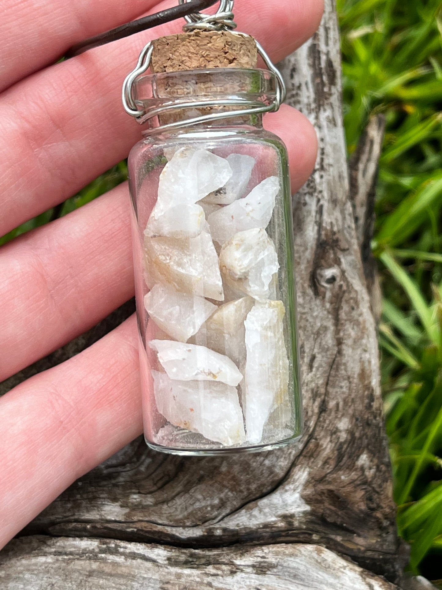 White Crystal Geode Trinket