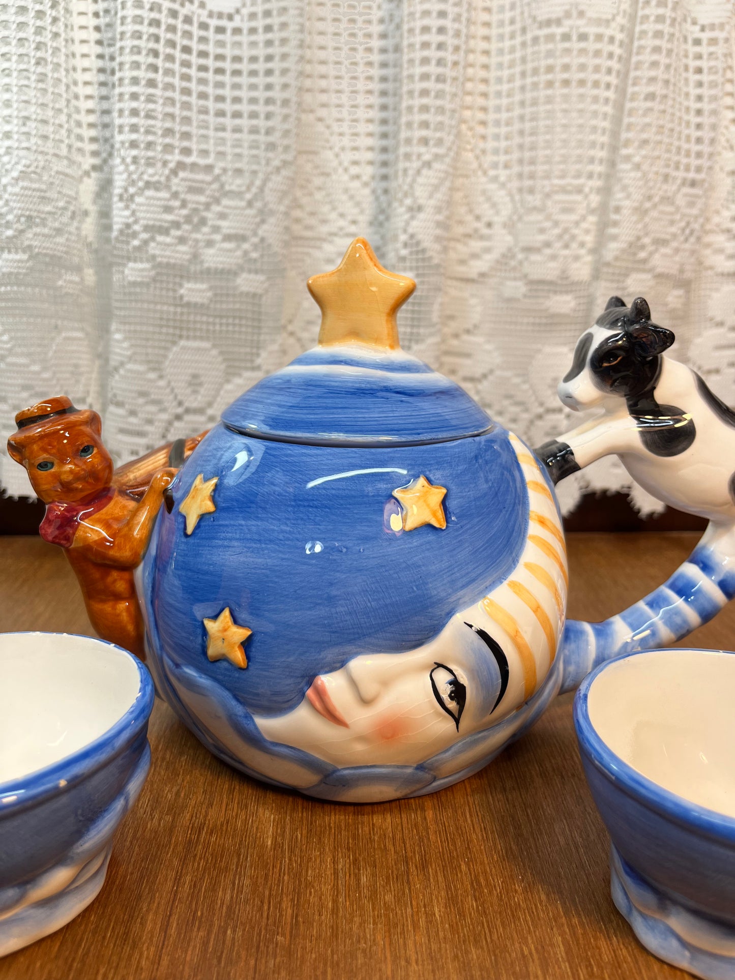 Vintage Cow Jumps Over The Moon Tea Pot And Tea Cups