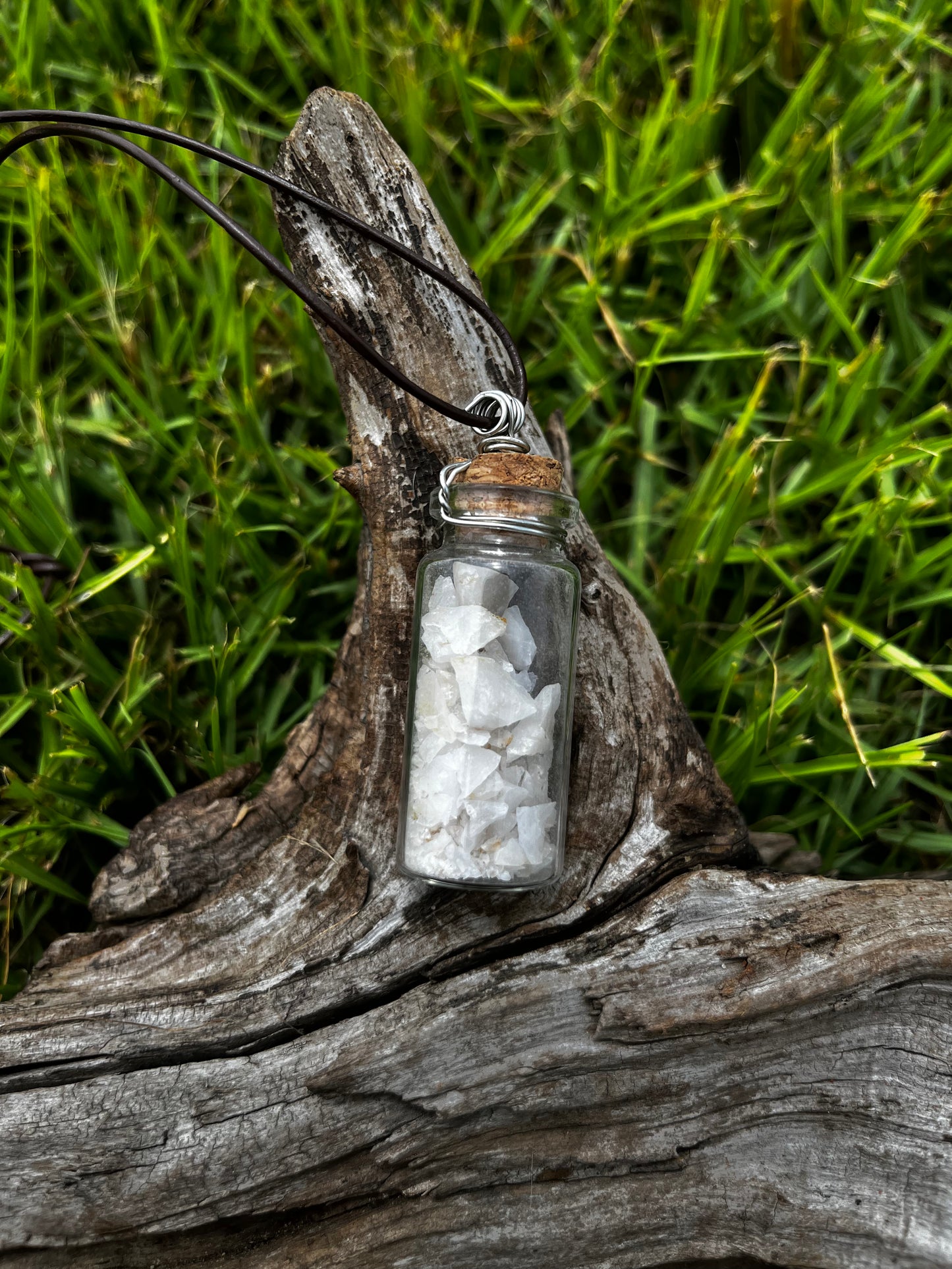 White Crystal Geode Trinket