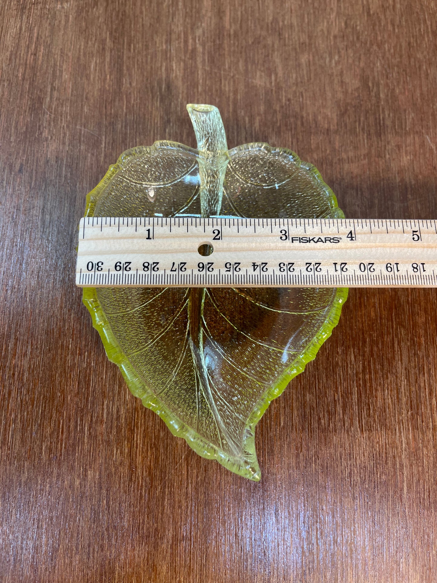 Vintage Set Of 3 Uranium Leaf Glass Dishes