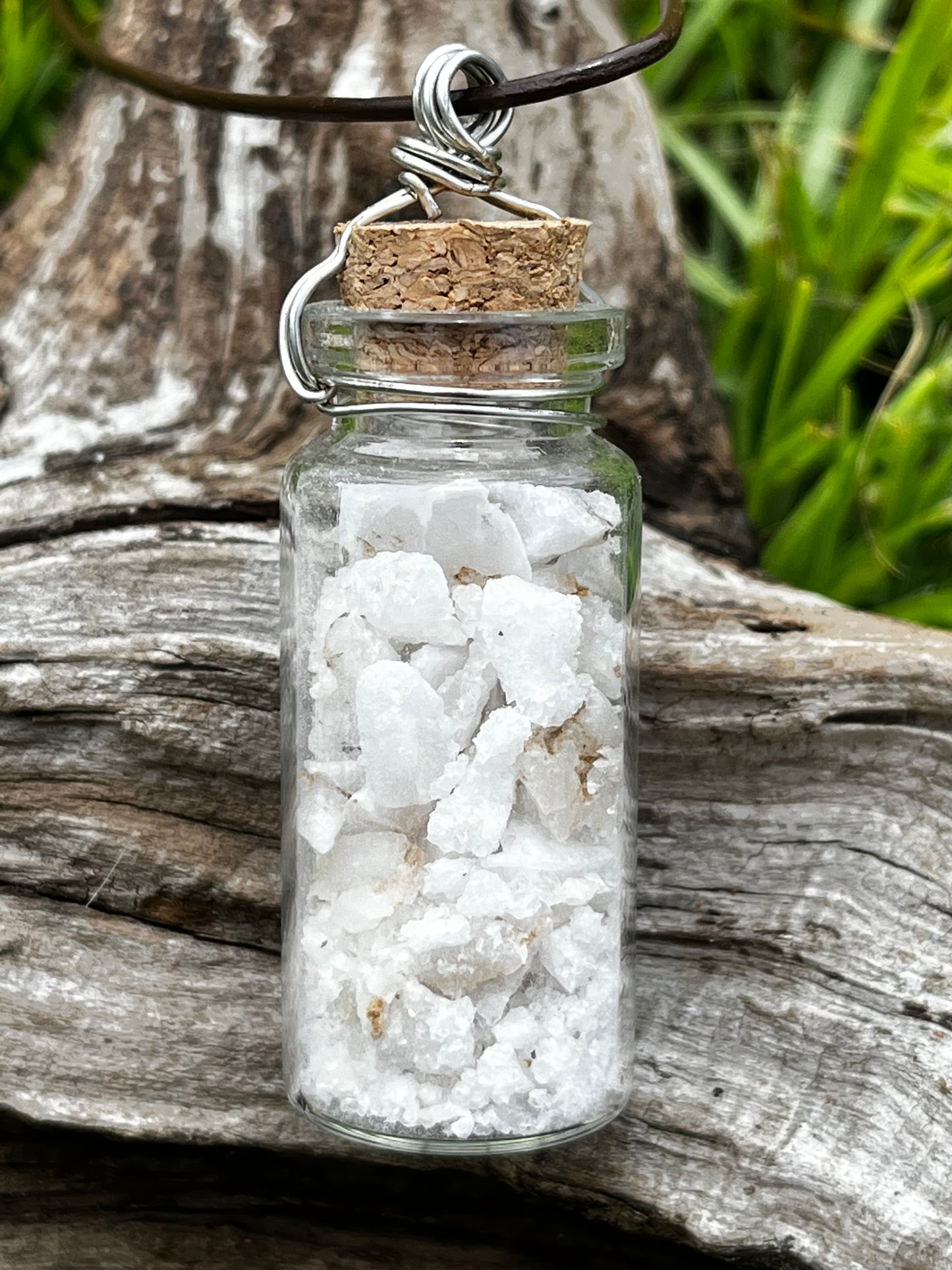 White Crystal Geode Trinket