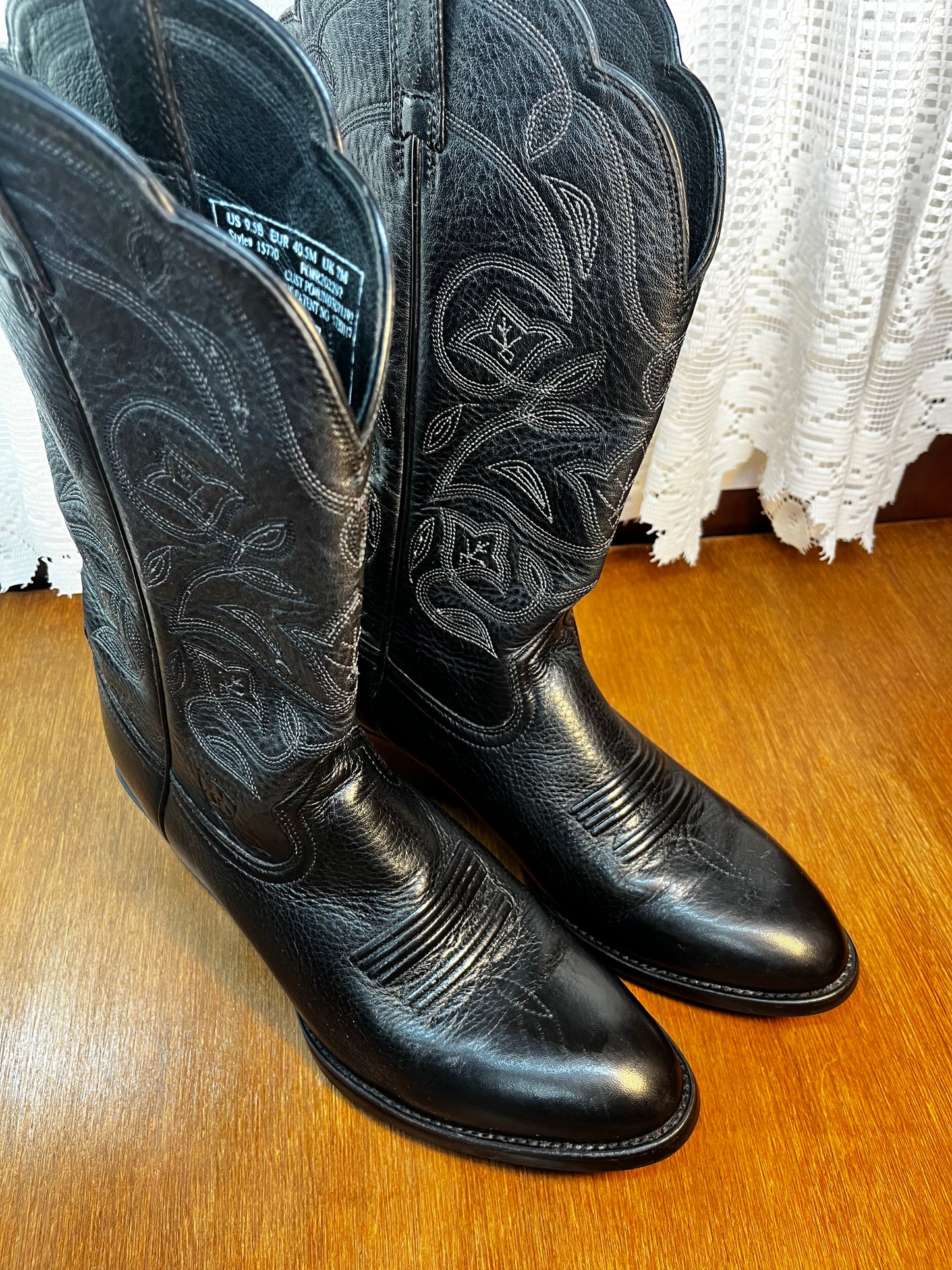 Vintage Black Ariat 9.5 B Cowboy Boots