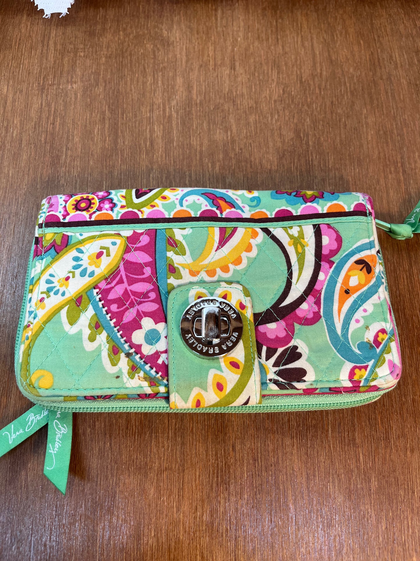 Light Green Quilted Floral Pattern Purse & Wallet