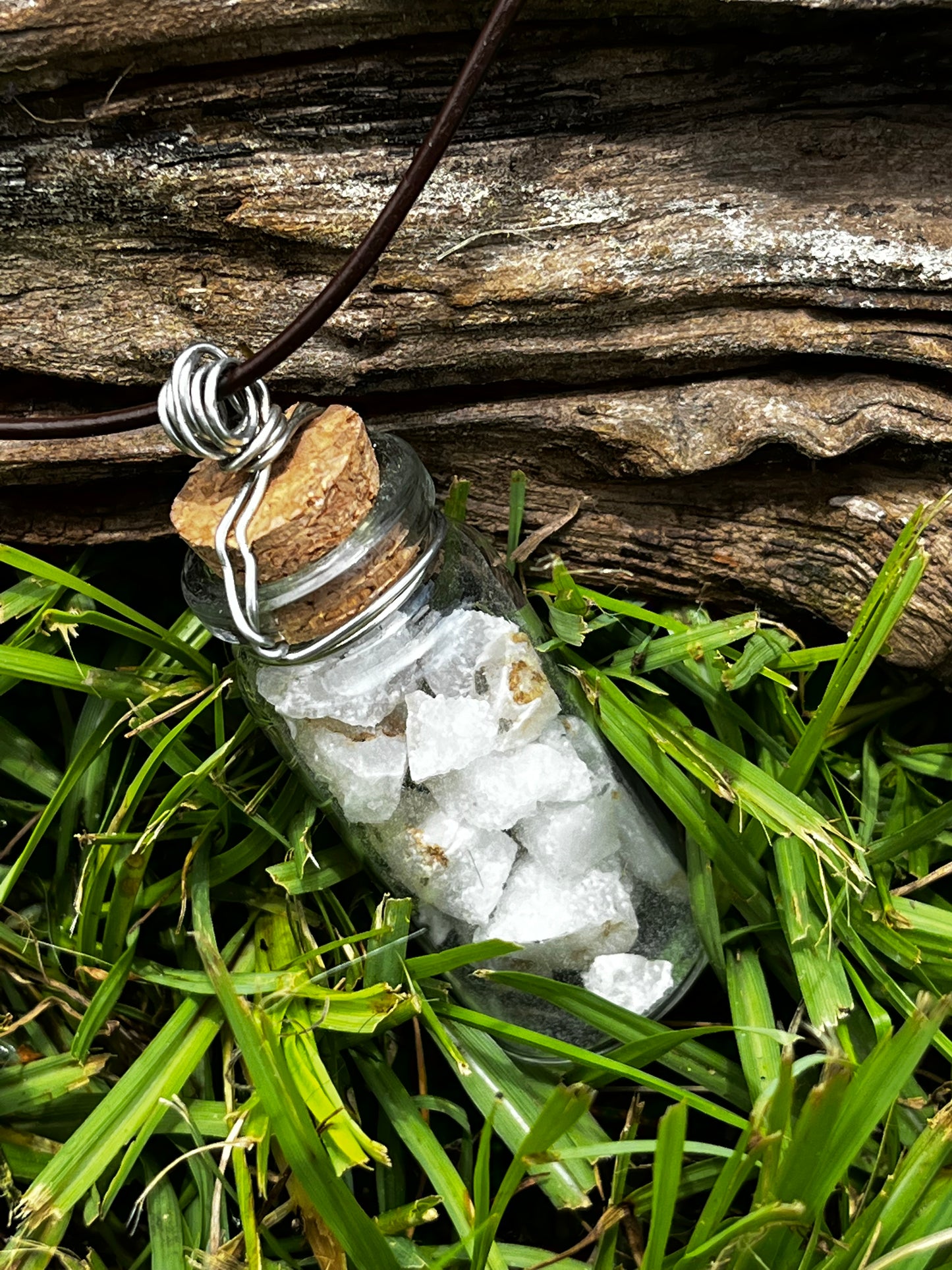 White Crystal Geode Trinket