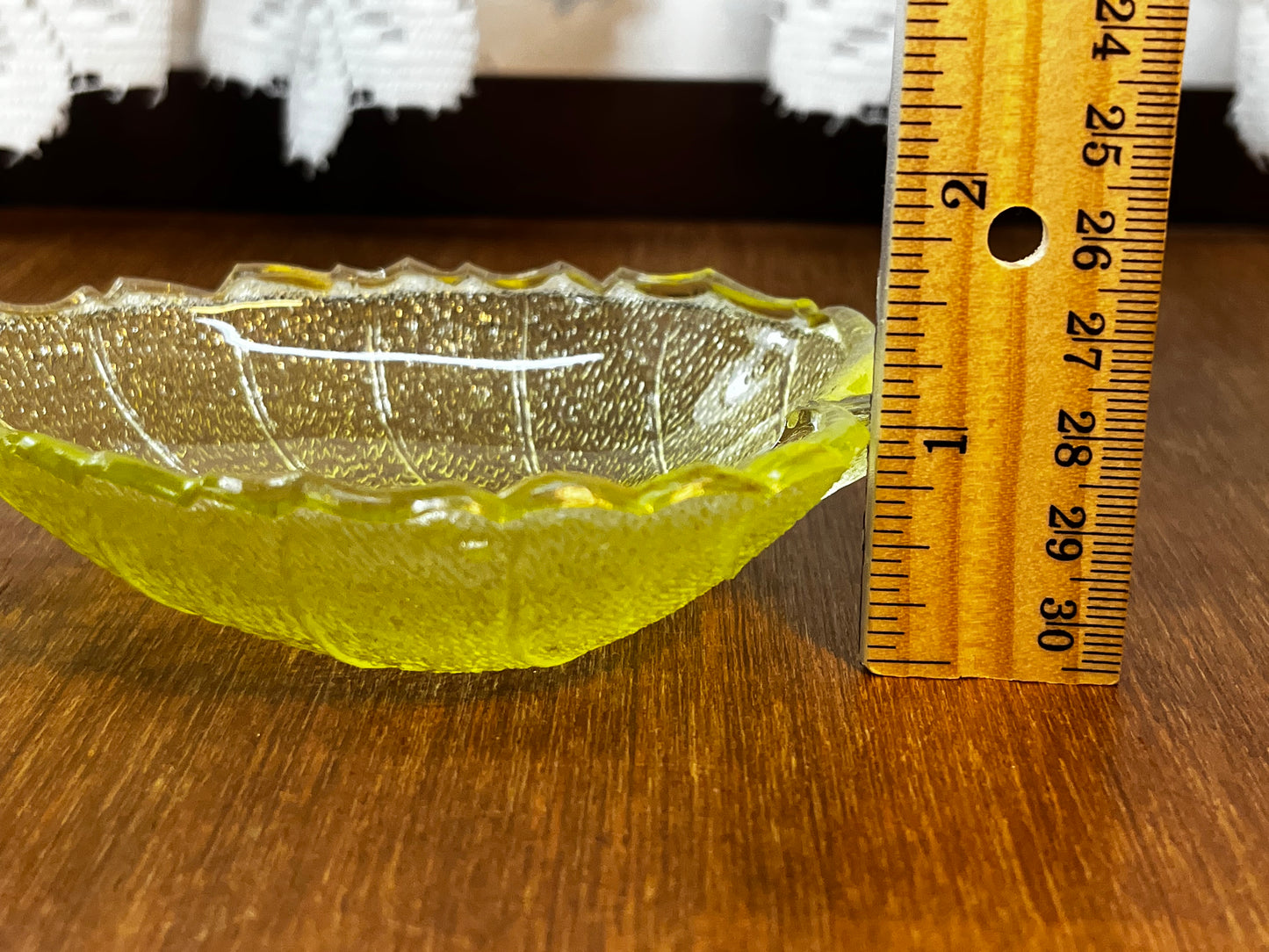 Vintage Set Of 3 Uranium Leaf Glass Dishes