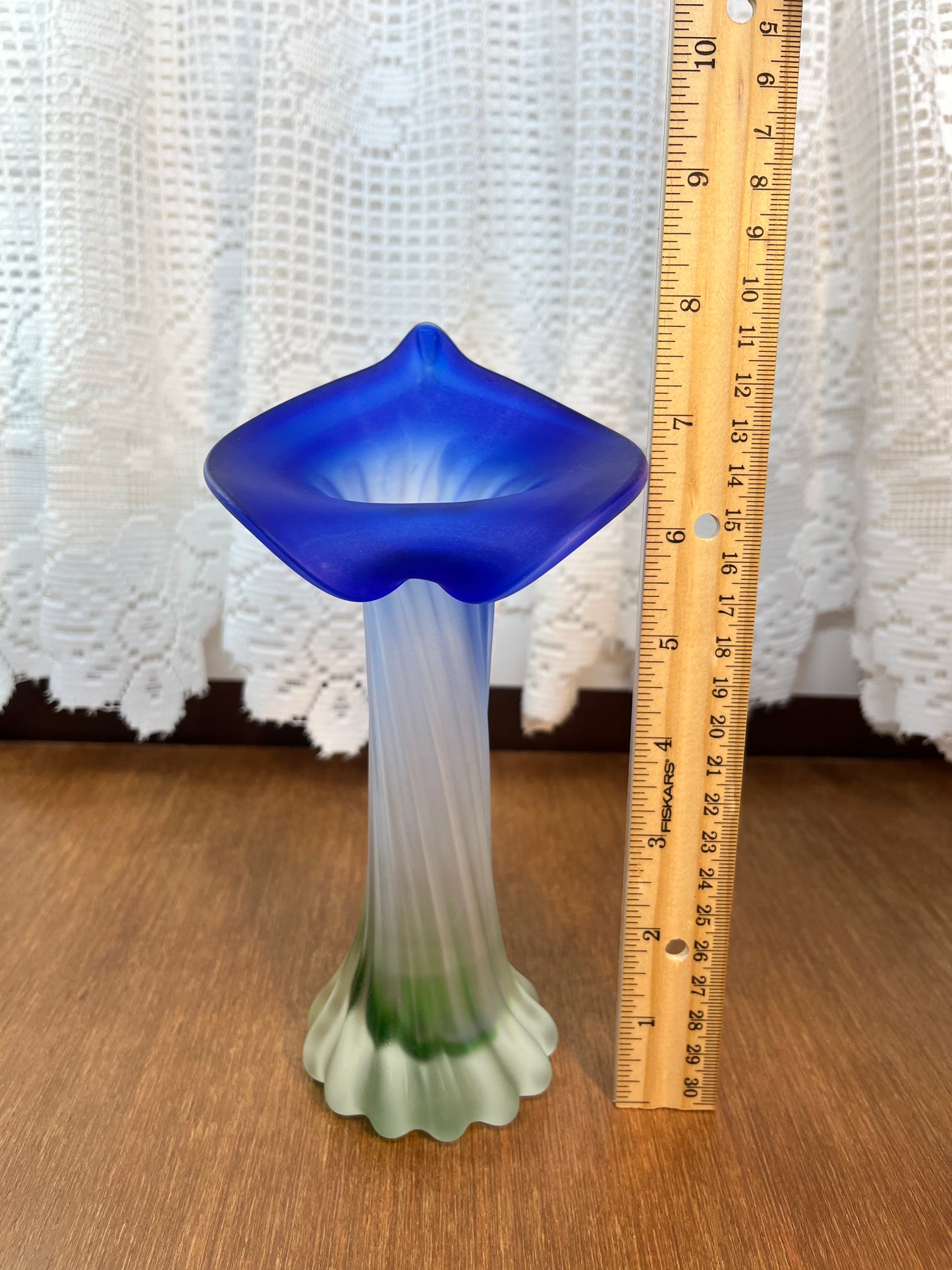 Art Glass Lilly Flower Vase