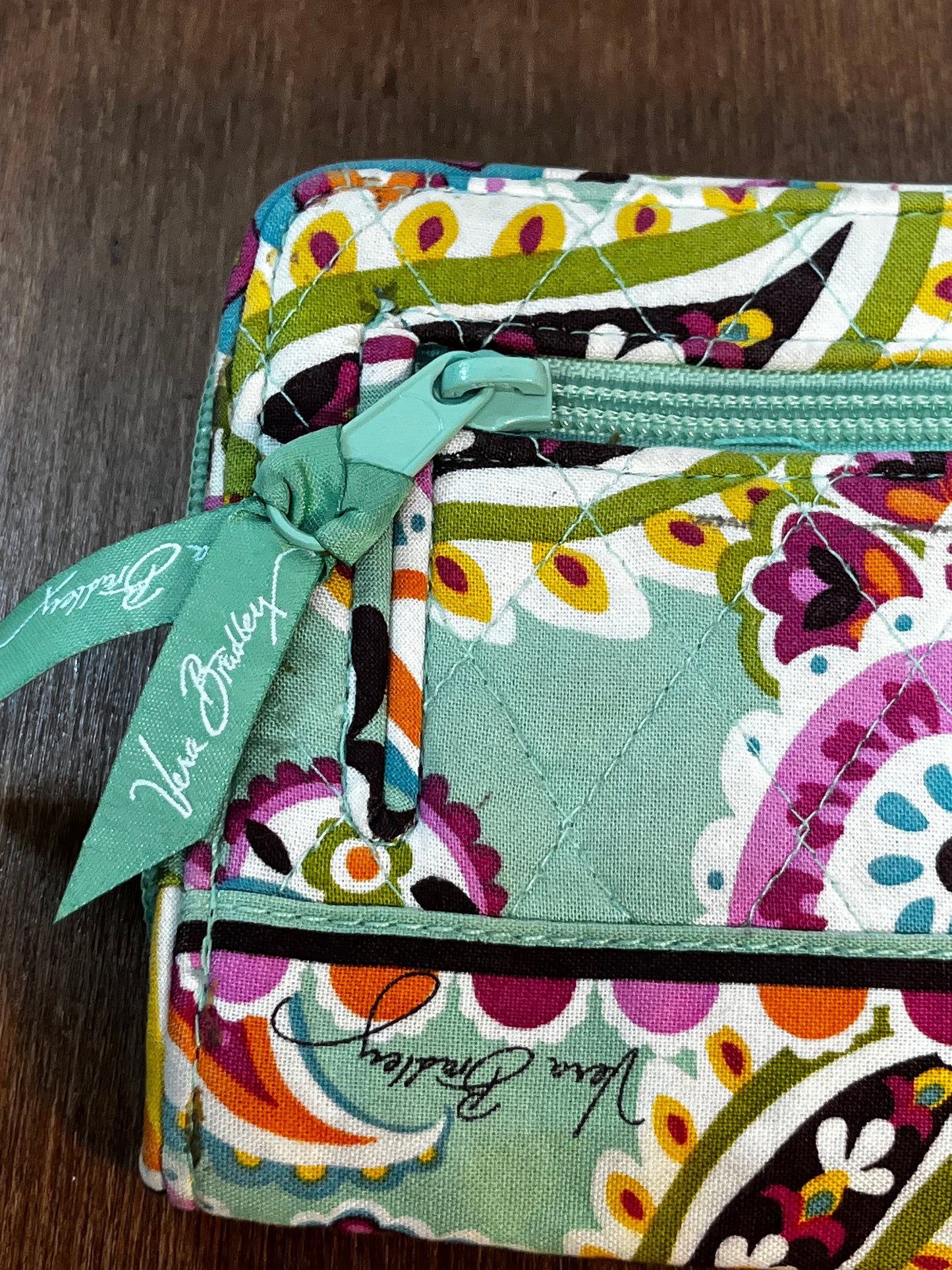 Light Green Quilted Floral Pattern Purse & Wallet