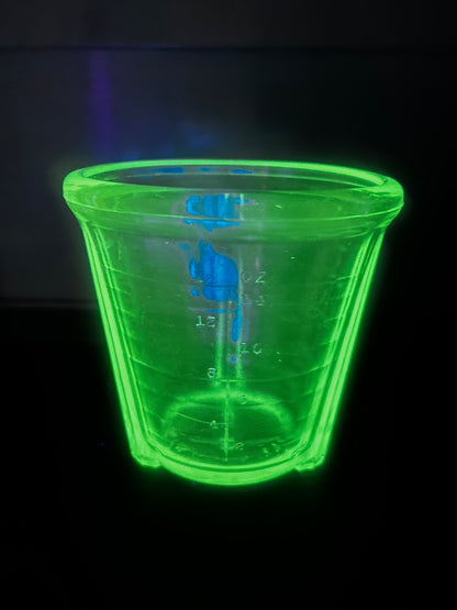 Vintage Uranium Glass Vidrio Products Corp 2 Cup Measuring Cup