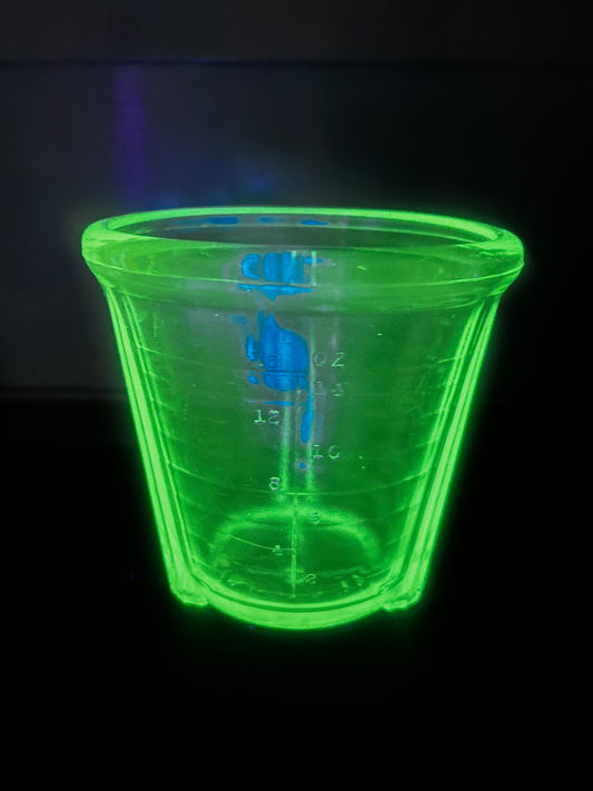 Vintage Uranium Glass Vidrio Products Corp 2 Cup Measuring Cup