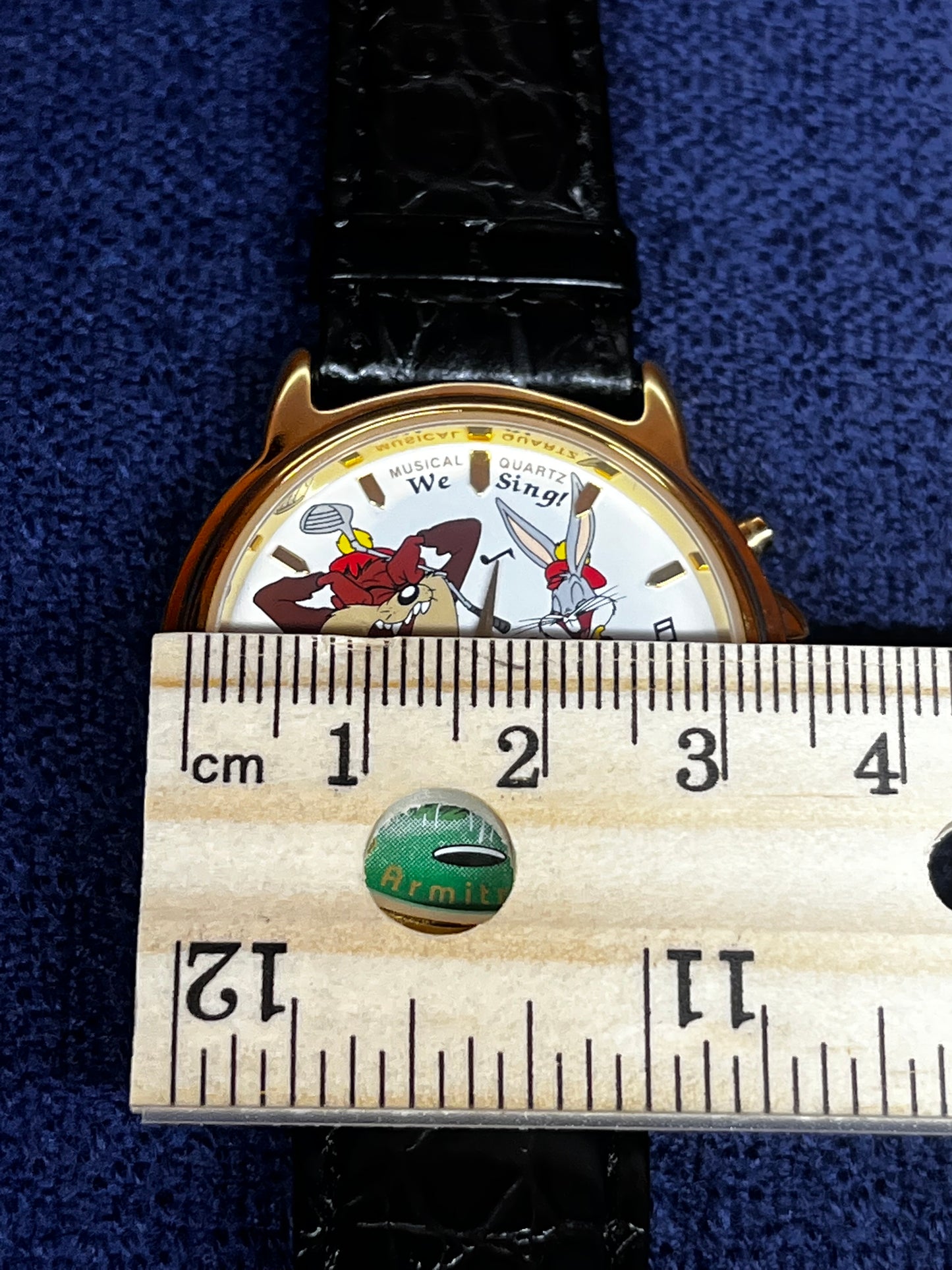 Rare Vintage Tasmanian Devil & Bugs Bunny WB 1995 Watch