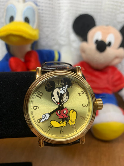 Nice Pre-owned Disney Mickey Mouse watch