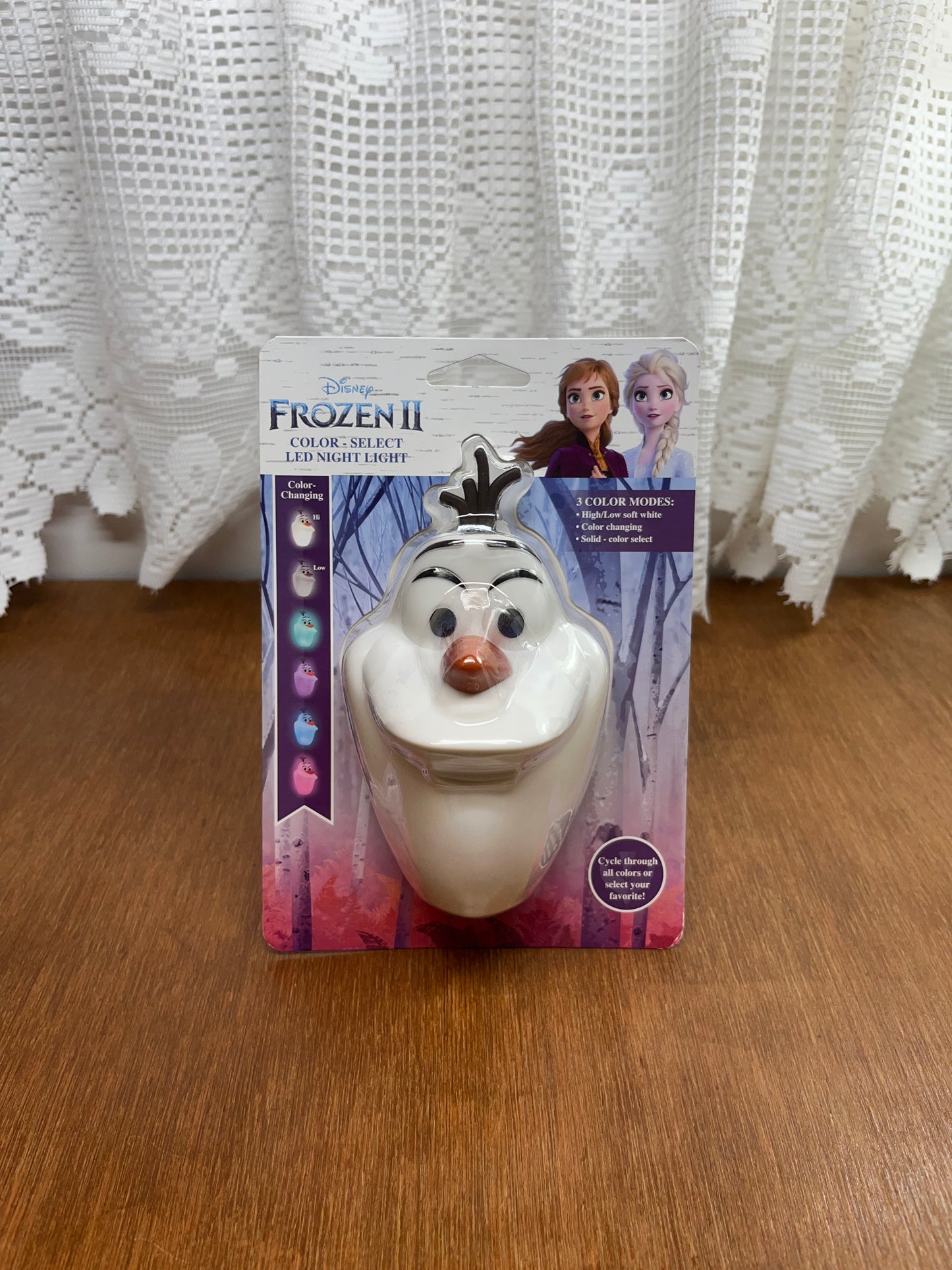 Frozen Disney  2 Color- Changing Olaf LED Night light, Plug in, Dusk to Dawn