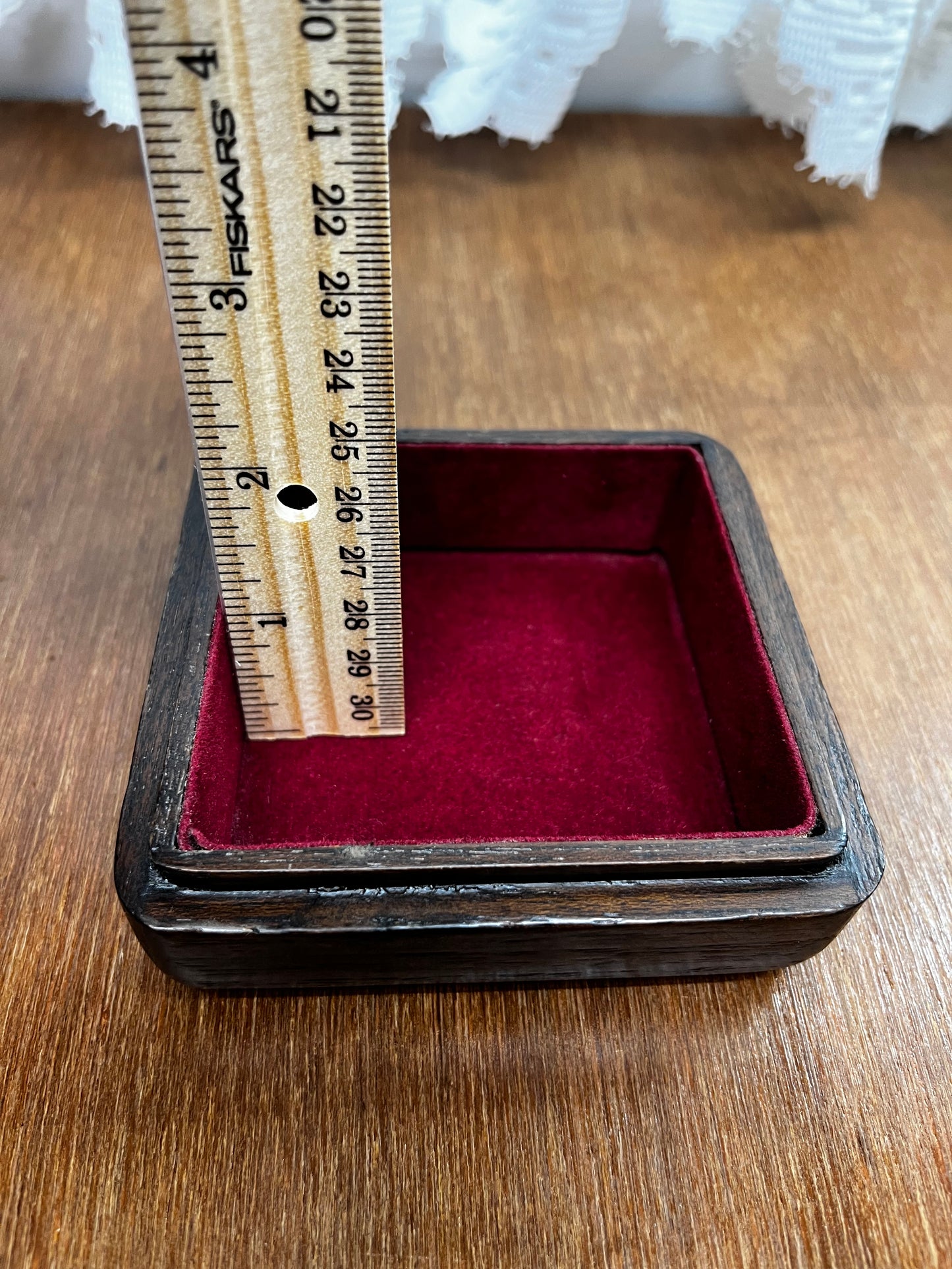 Beautiful Vintage Wooden Elephant Trinket Box!