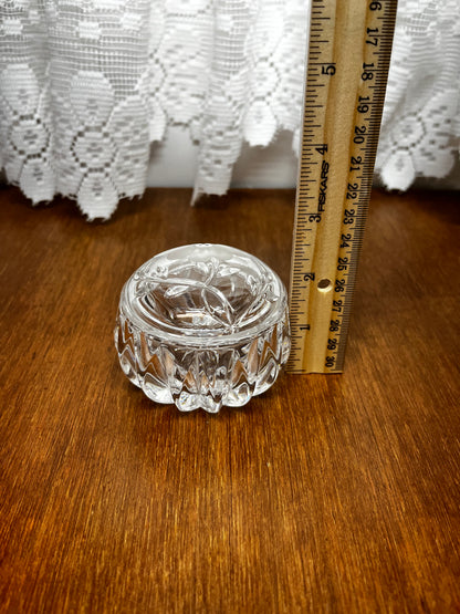 Crystal Clear Princess House Mini lidded Trinket box with Etched flower