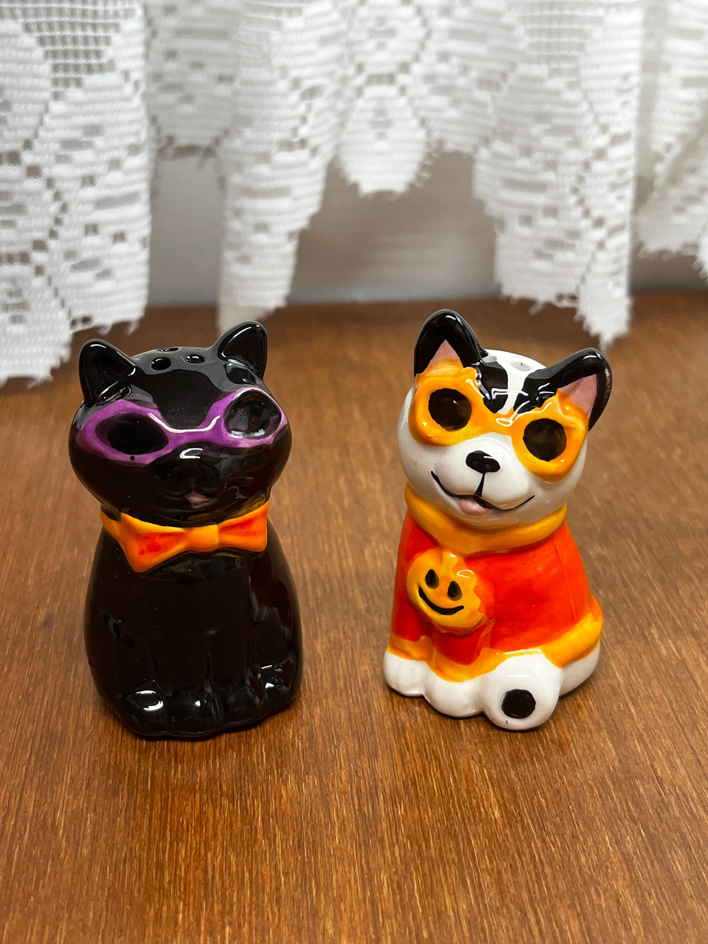 Halloween/Fall Season Set of Two Salt and Pepper Shakers