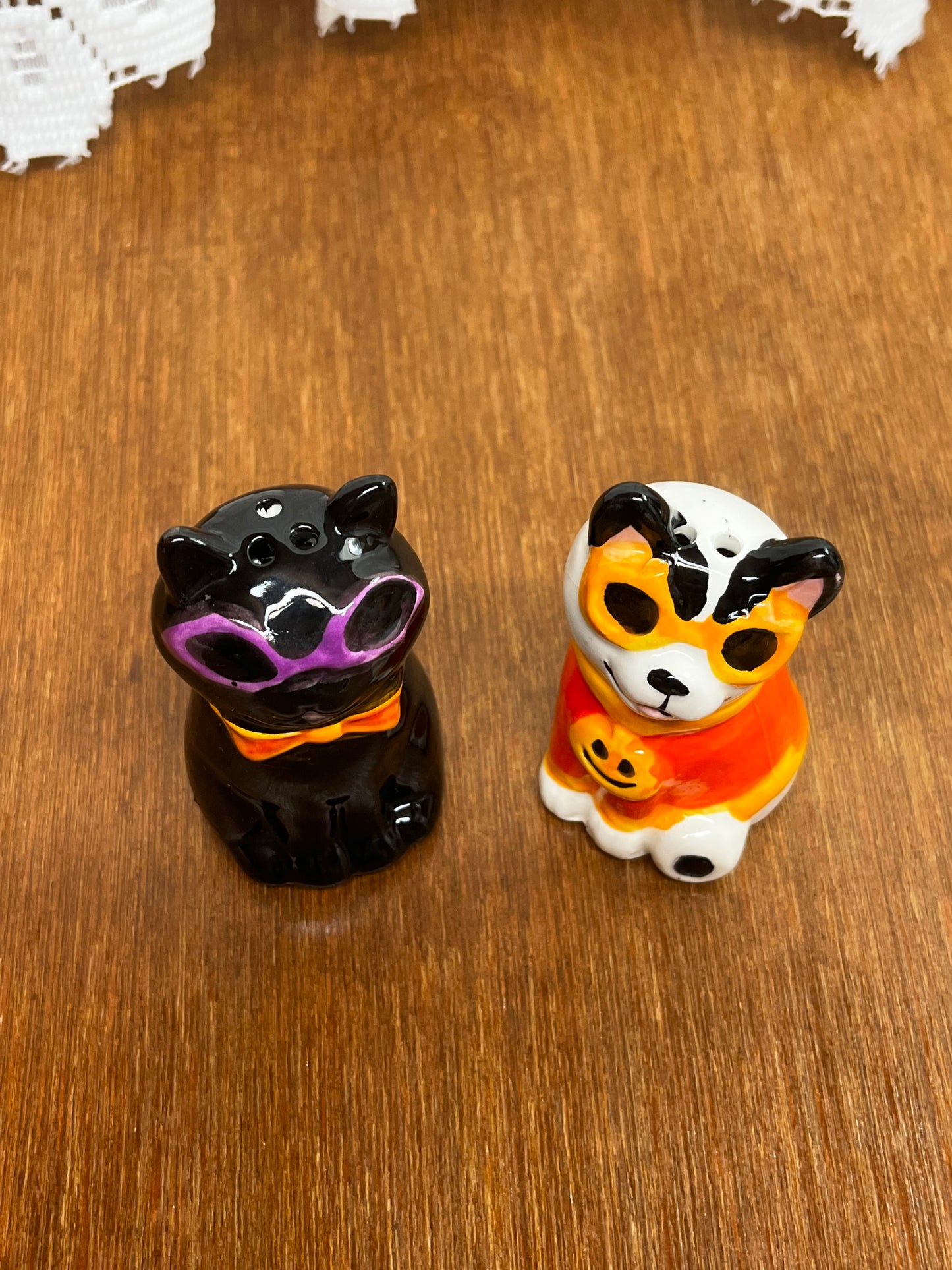 Halloween/Fall Season Set of Two Salt and Pepper Shakers