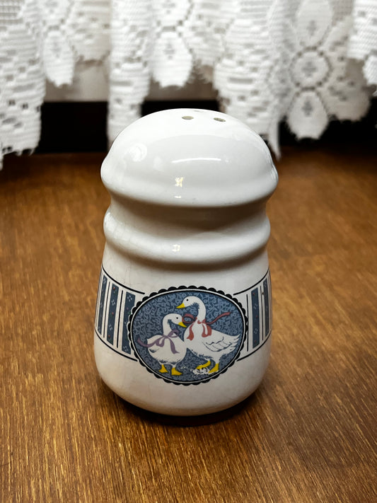 Vintage Country Duck Geese Pepper Shaker