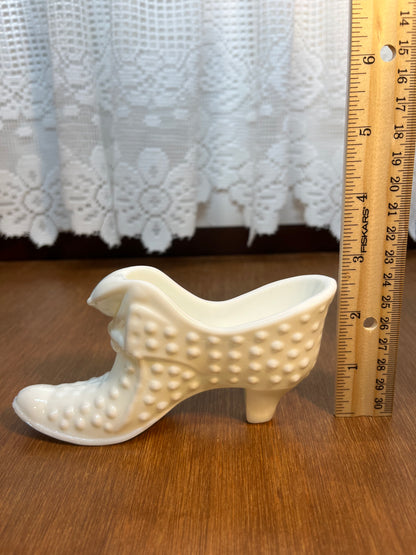 Vintage Milk Glass Hobnail Fenton Art Glass Show With Stamp