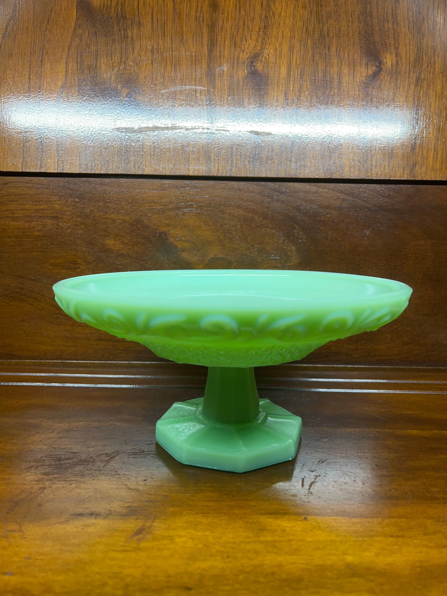 Jadeite Foot Dish