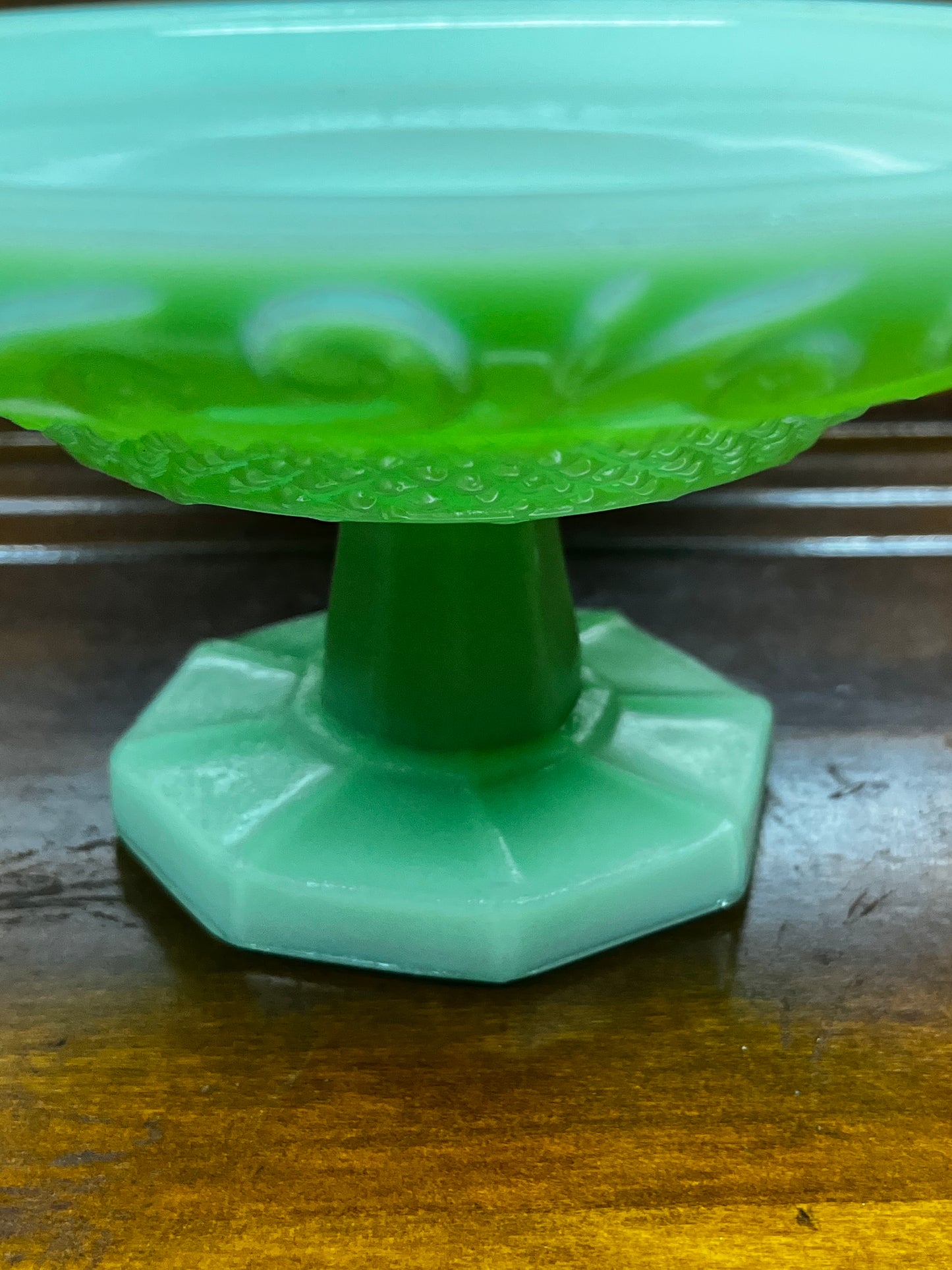 Jadeite Foot Dish