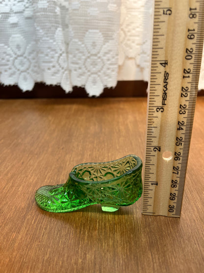 Vintage Mini Emerald Green Art Glass Shoe