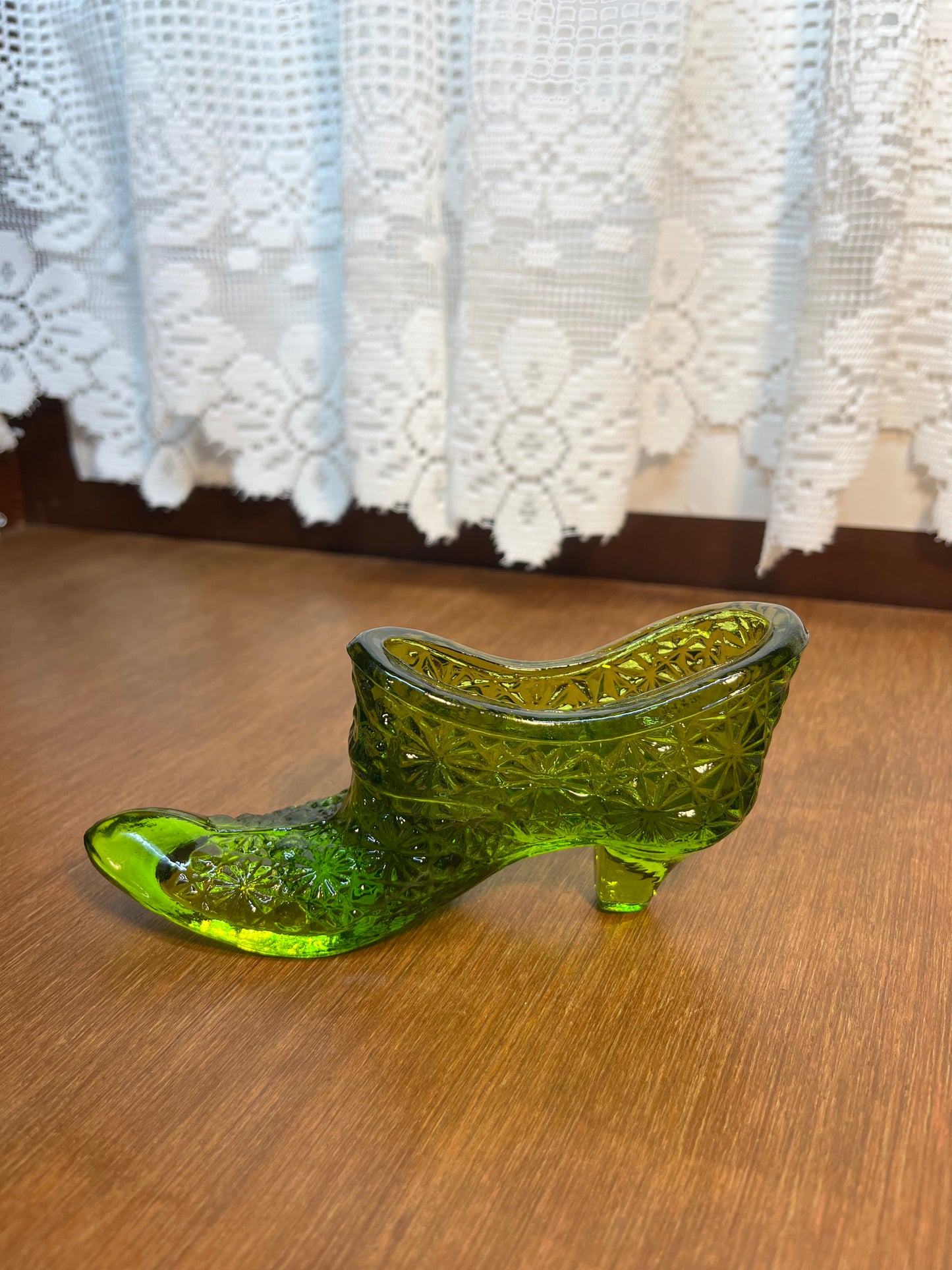 Vintage Daisy And Button Green Art Glass Shoe