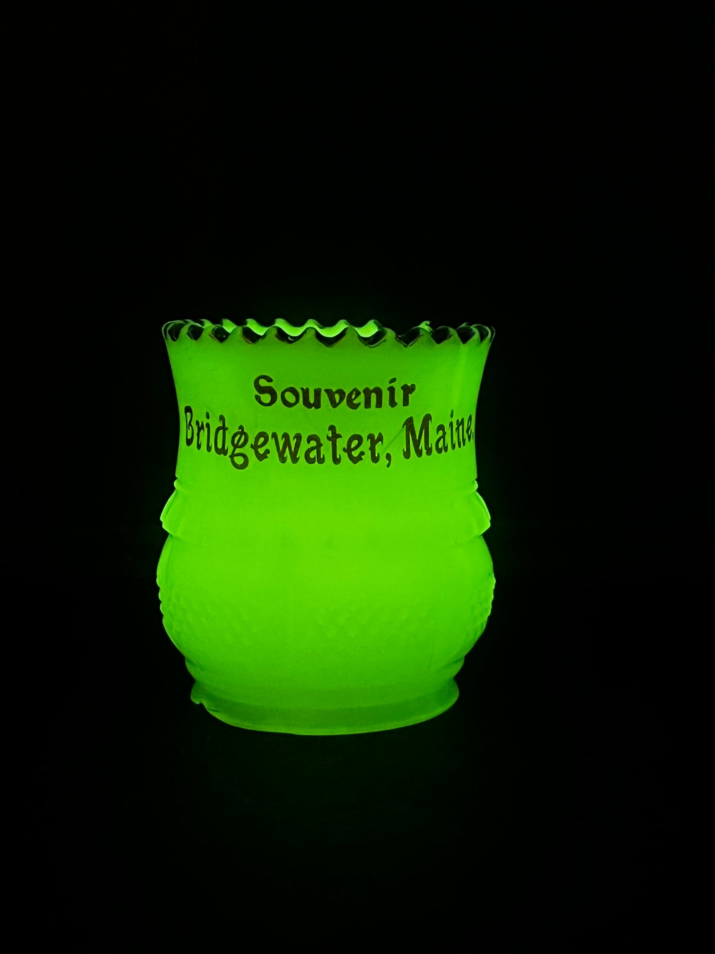 Vintage Heisey Bridgewater Maine Uranium Souvenir Glass